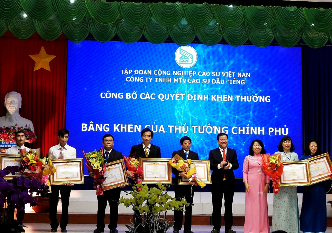 Công ty cao su Dầu Tiếng vừa sản xuất kinh doanh, vừa chống dịch hiệu quả